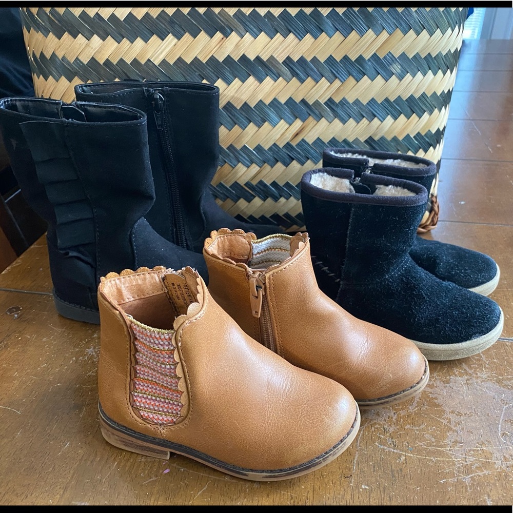 Lot of 3 size 7 toddler boots